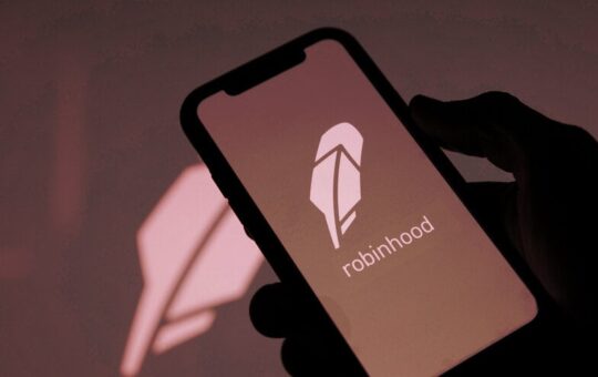 Robinhood Is Down 20% After Binance Announces FTX Acquisition